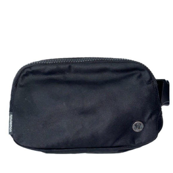Lululemon Everywhere Belt Bag Black - Picture 1 of 10